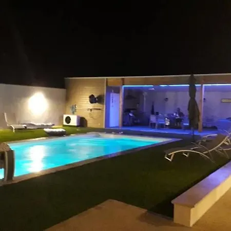 Du Bredu بيت للعطل *